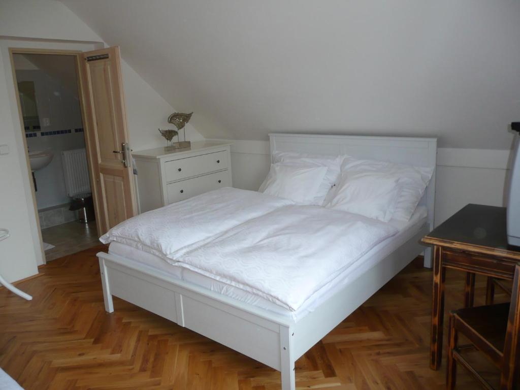 Penzion Venkoff Sazava  Bagian luar foto